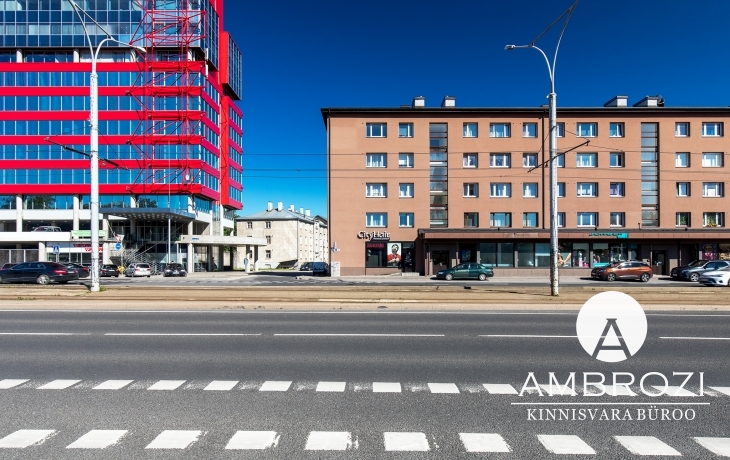 Walking distance to the Old Town! On the third floor of a renovated building, 2 bedroom apartment, Pärnu mnt. 107