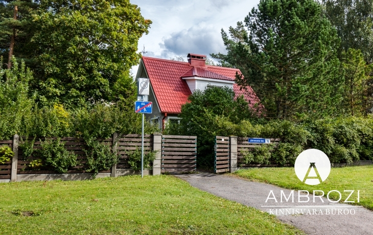 A rare combination! A private place in the city center. Cozy house within walking distance of the shopping center and Lake Ulemiste, Järveva
