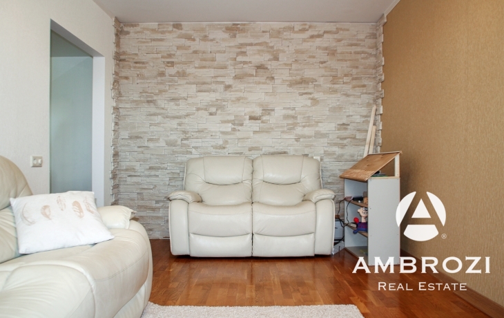 With a panoramic view of the city! Excellent and very cozy 4-room apartment, Kasteheina 2