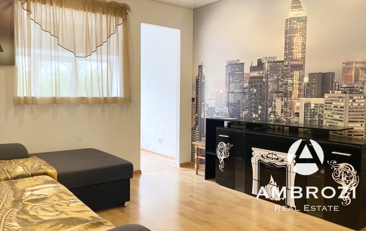 In the town of Sillamäe, a cozy 2-room renovated apartment is for sale at V.Tškalovi 18