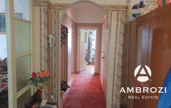 A 2-room apartment with a garage is for sale in a house with high ceilings, Sõpruse 25a
