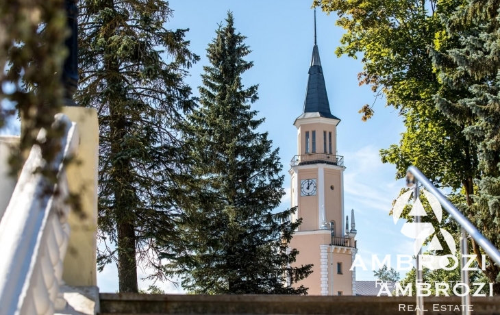 Linnapargi lähedal Sillamäe linnas müüakse hubane 3-toaline korter aadressil, Roheline 3