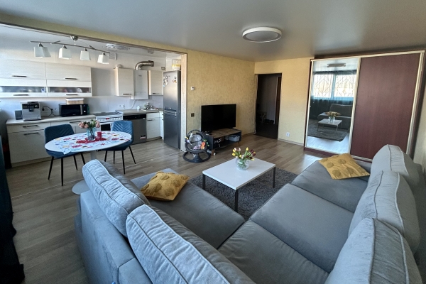 For sale 3-room apartment with large balcony in a unique house, Kohtla-Järve, Tuuslari 22