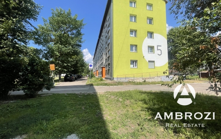 Convenient location! For sale 3-room apartment in the city of Narva at Võidu prospekt 5