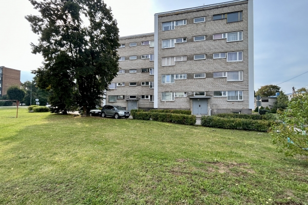 1-room apartment in Jõhvi prepared for repair.