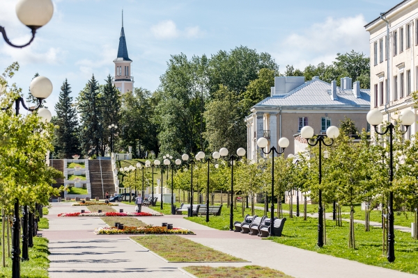 In a quiet part of the city of Sillamäe, a cozy 2-room apartment is for sale at Kesk tn 5